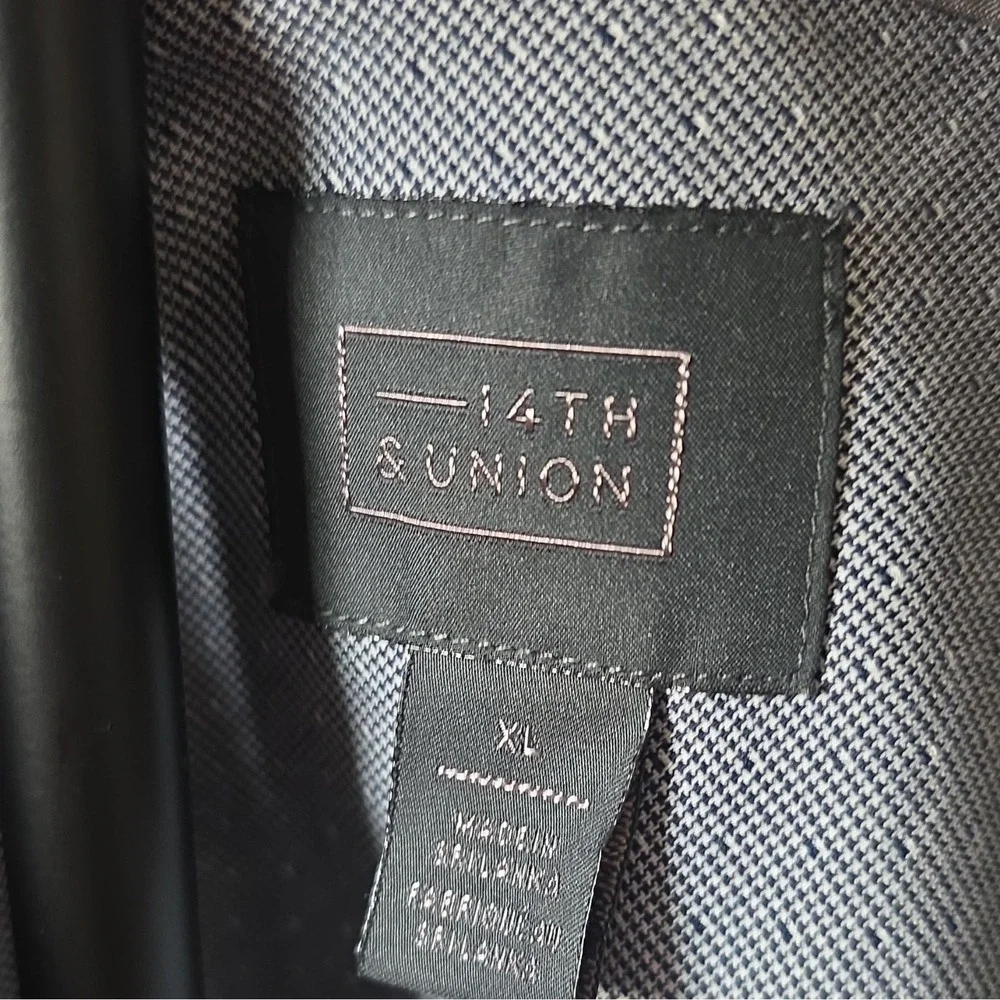 14th & Union Men's Gray Full-Zip Jacket XL. Lightweight casual tech shirt jacket